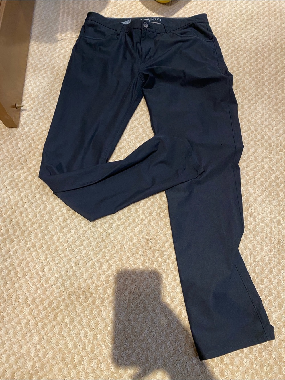 Vuori mens pants size 33